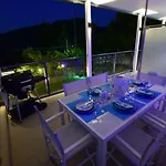 V Luxury 3 Lejlighed