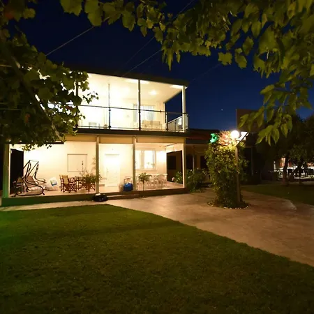 V Luxury 3 Apartment