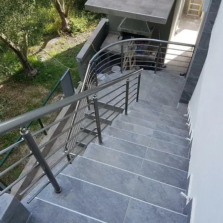 V Luxury 3 Apartment