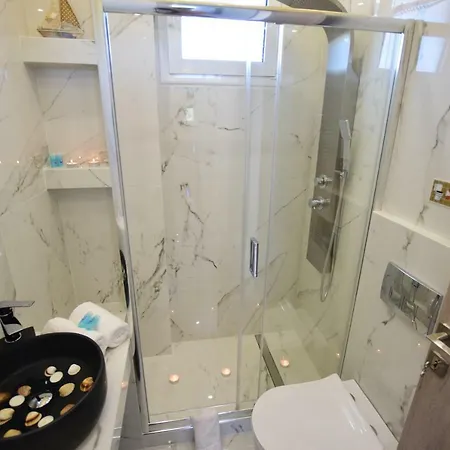 V Luxury 3 Apartman Toróni