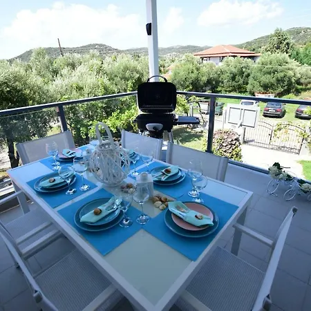 V Luxury 3 *